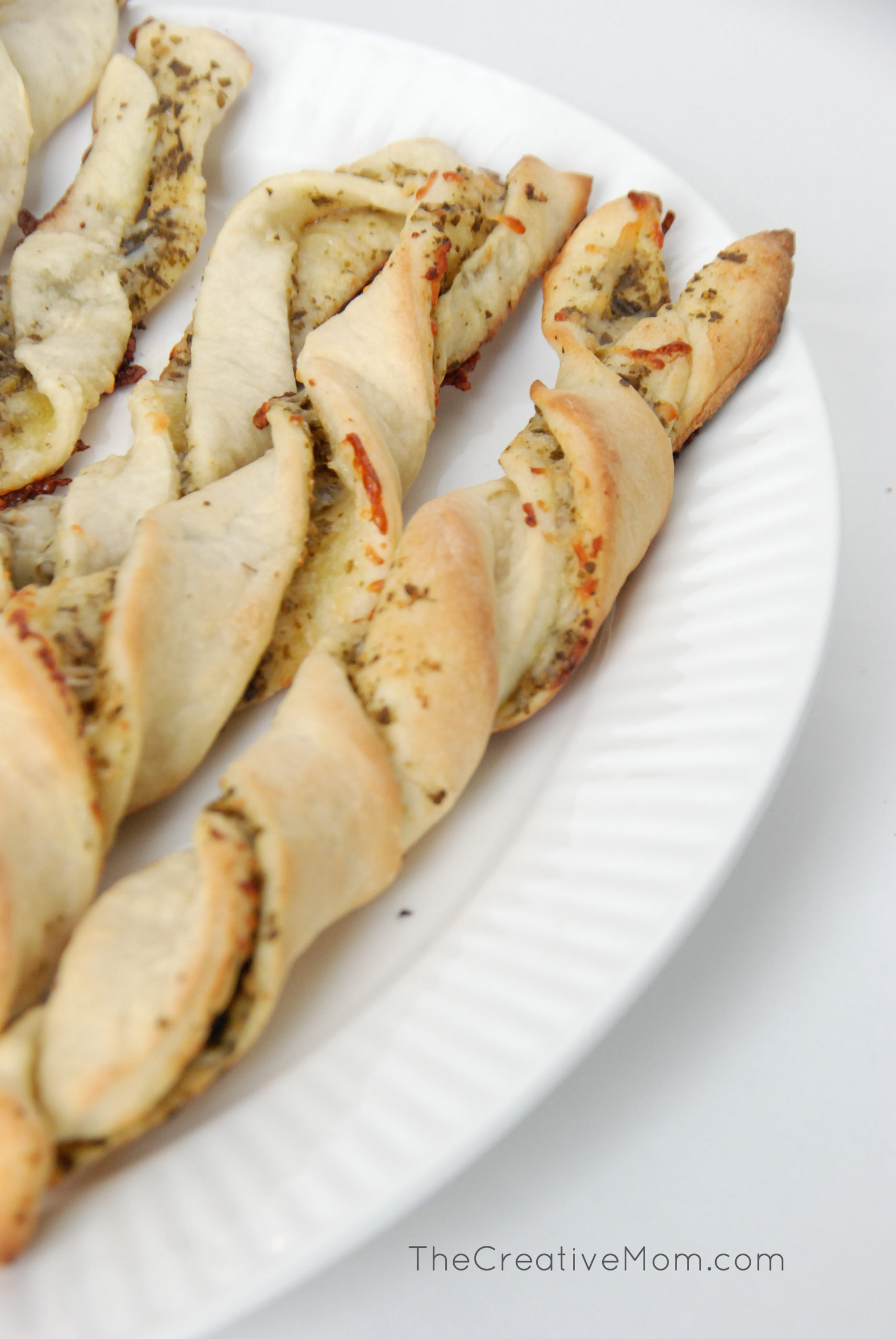 Twisted Pesto Breadstick {recipe} The Creative Mom